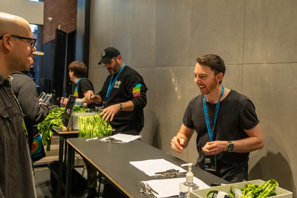 Registration & Breakfast